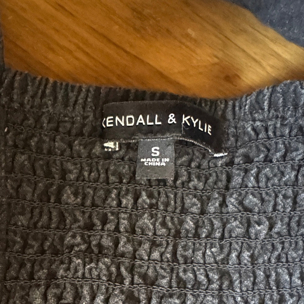 Kendall & Kylie Black Buttoned Tie-Strap Tank Top - Picture 2 of 3